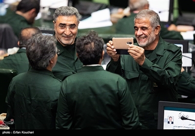 حضور نمایندگان مجلس با لباس سپاه در صحن علنی