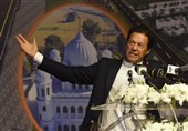 عمران خان: چپاولگران نگران آینده کشور نباشند