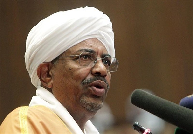الجیش السودانی یقیل الرئیس البشیر من جمیع مناصبه