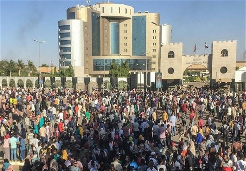 الانتقالی السودانی یعلن إنهاء حظر التجوال ومرسوم الطوارئ