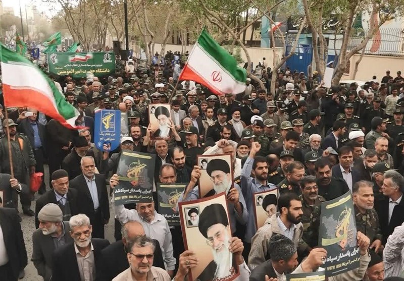 راهپیمایی مردم اصفهان در حمایت از سپاه برگزار شد