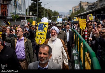 راهپیمایی نمازگزاران تهرانی در حمایت از سپاه پاسداران