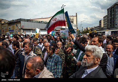 راهپیمایی نمازگزاران تهرانی در حمایت از سپاه پاسداران