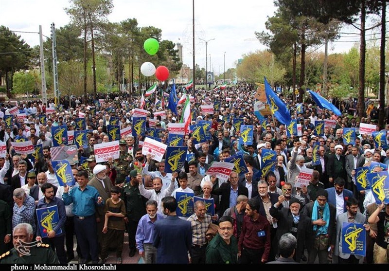 حضور پرشور نمازگزاران کرمانی در راهپیمایی حمایت از سپاه پاسداران + تصاویر