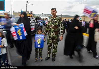 راهپیمایی نمازگزاران نماز جمعه در حمایت از سپاه در شیراز