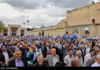 راهپیمایی نمازگزاران نماز جمعه در حمایت از سپاه در شیراز