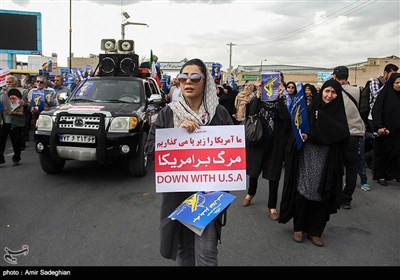 راهپیمایی نمازگزاران نماز جمعه در حمایت از سپاه در شیراز