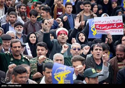 راهپیمایی نمازگزاران نماز جمعه در حمایت از سپاه در کرمانشاه