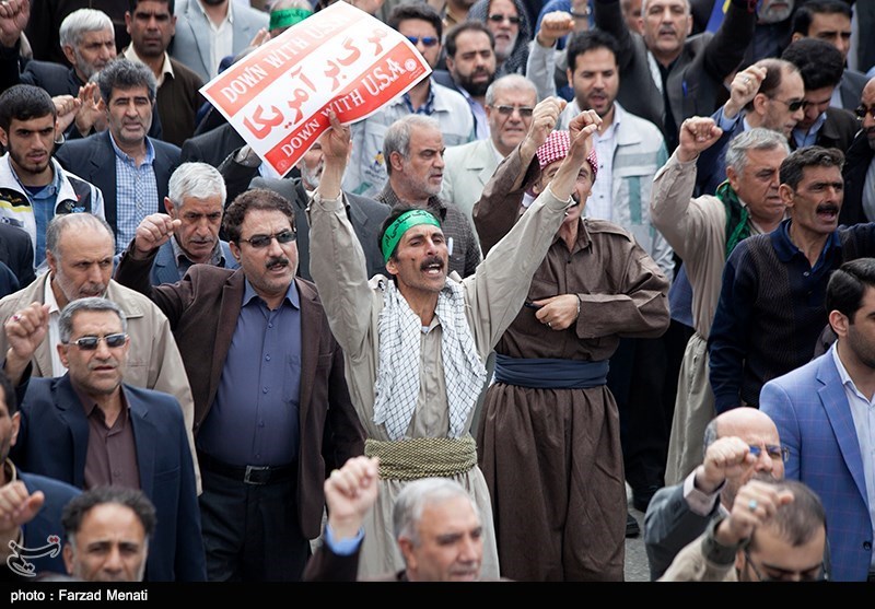 راهپیمایی مردم انقلابی کردستان در حمایت از سپاه پاسداران برگزار شد