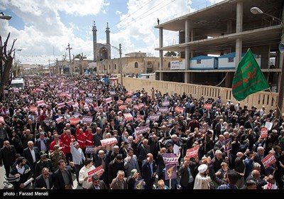 راهپیمایی نمازگزاران نماز جمعه در حمایت از سپاه در کرمانشاه