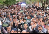 مردم استان مرکزی در حمایت از بیانیه شورای عالی امنیت ملی راهپیمایی می‌کنند