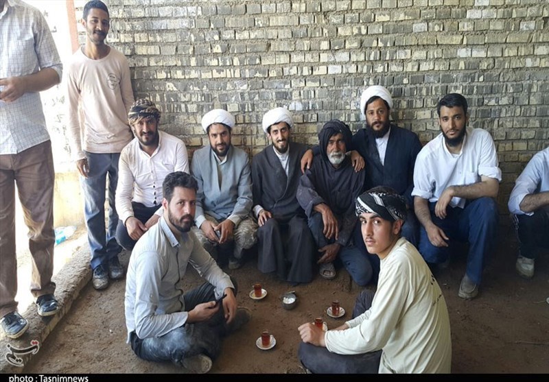 اهواز|همدلی گروه‌های جهادی در کمک‌رسانی به روستای هوفل سوسنگرد+تصاویر