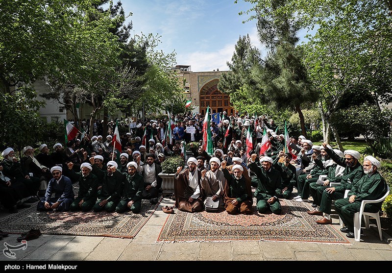 تجمع طلاب و روحانیون حوزه علمیه مروی در حمایت از سپاه