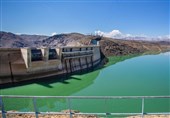 اصفهان| افزایش خروجی سد زاینده‌رود برای تأمین آب کشاورزی؛ رودخانه تا خردادماه جاری است