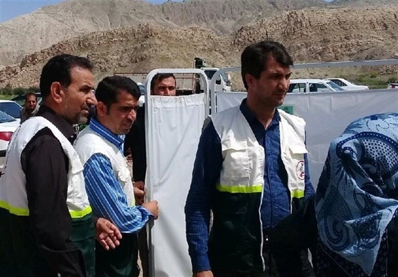 تیم‌های پزشکی سپاه استان بوشهر به روستاهای سیل‌زده خوزستان اعزام شدند