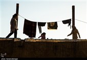 شست و شوی و سایل و لباس های مردم روستای سیل زده معمولان پلدختر در لرستان