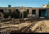 تخریب یکی از مدارس روستای سیل زده معمولان پلدختر در لرستان