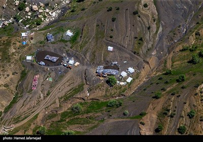 تصاویر هوایی از اسکان سیل زدگان در چادرهای هالا احمر روستای سیل زده معمولان پلدختر در استان لرستان
