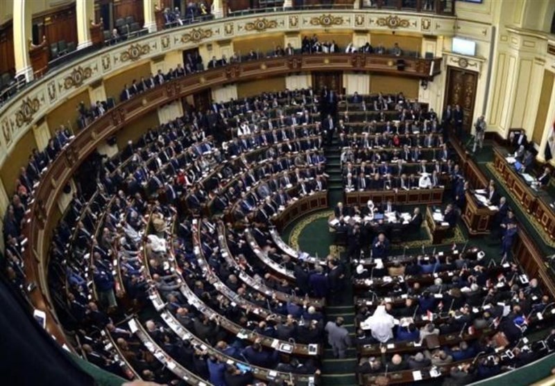 برلمان مصر یقر تعدیلات تبقی السیسی بالحکم حتى 2030