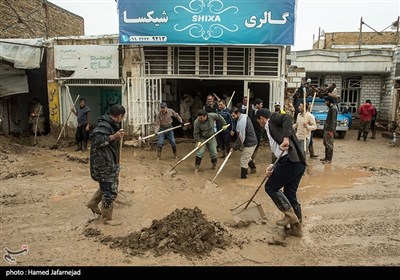 تلاش جهادگران برای بازسازی مناطق سیل زده پلدختر