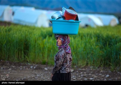 مردم روستای سیل زده چَمْ مهـر از توابع شهرستان پلدختر-استان لرستان