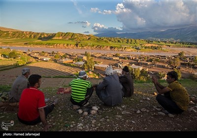 مردم روستای سیل زده چَمْ مهـر از توابع شهرستان پلدختر-استان لرستان
