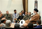 امام خامنه‌ای: ارتش متدین‌تر و کار آمدتر از همیشه است/ دست‌ برادری دادن ارتش و سپاه، حرکتی زیبا پس از حرکت زشت آمریکایی‌ها بود