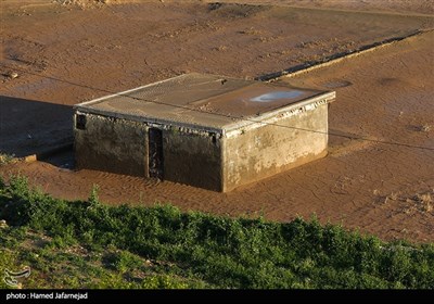 خانه های روستای سیل زده چَمْ مهـر از توابع شهرستان پلدختر-استان لرستان