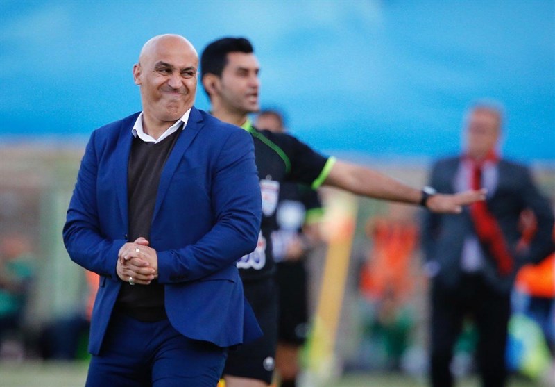 اصفهان| منصوریان: کت و شلوار آبی را از قبل برای بازی مقابل پرسپولیس آماده کرده بودم/ از نتیجه راضی نیستیم چون می‌توانستیم بازی را ببریم