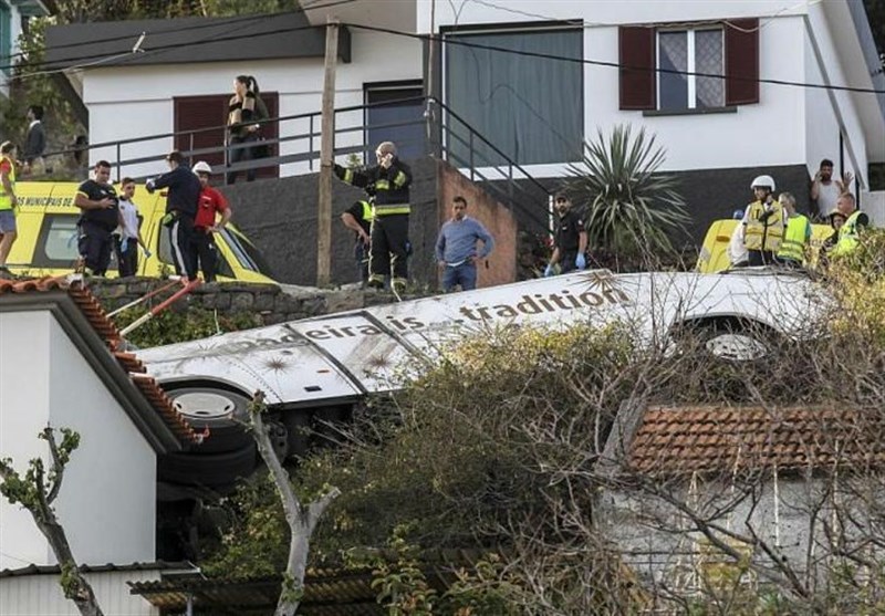 واژگونی اتوبوس گردشگران در پرتغال 28 کشته بر جای گذاشت