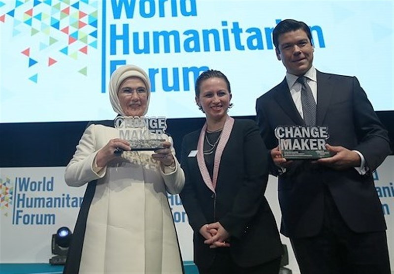 اعطای جایزه انجمن جهانی حقوق بشر به همسر اردوغان