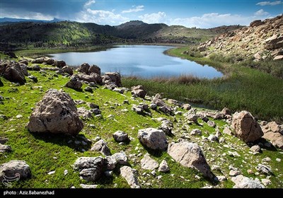 شهرستان پلدختر دارای منابع تاریخی و گردشگری زیادی است که هفت تالاب دائمی و چهار تالاب فصلی این شهرستان را به عنوان شهر تالاب‌ها معرفی کرده است.