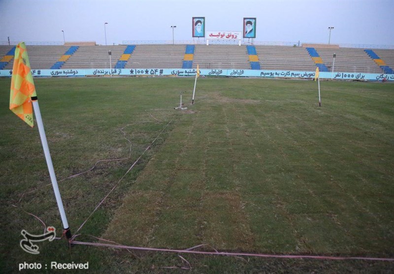 فارس| زمین چمن استادیوم شهید دانشیار لارستان پس از 7 سال هنوز سبز نشده است