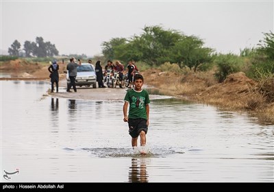 عنوان در پی حادثه سیل اخیر در مناطق مختلف استان خوزستان و افزایش دبی سد های این استان، بسیاری از زمین های کشاورزی و روستاهای حاشیه رود کرخه که از سد کرخه منشا می‌گیرد به زیر آب رفتند.