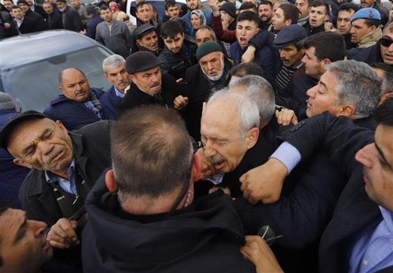 گزارش تسنیم|حمله به رهبر مخالفین اردوغان و فضای دوقطبی