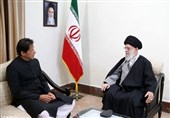 پاکستان اور ایران کے عوام کے تعلقات قلبی اور گہرے ہیں، امام خامنہ ای