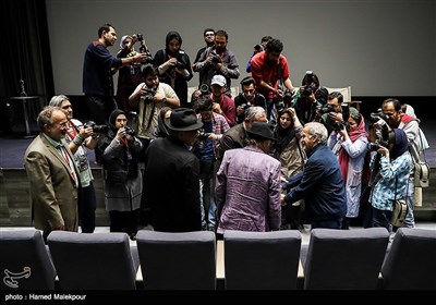 مراسم بزرگداشت علی‌اکبر صادقی نقاش پیشکسوت - پنجمین روز سی‌وهفتمین جشنواره جهانی فیلم فجر 