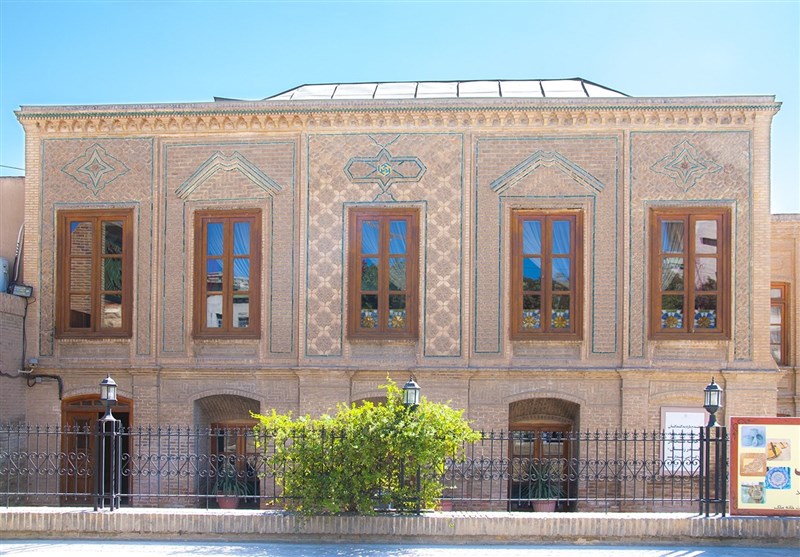 Malek House; A Historical House in A Big City