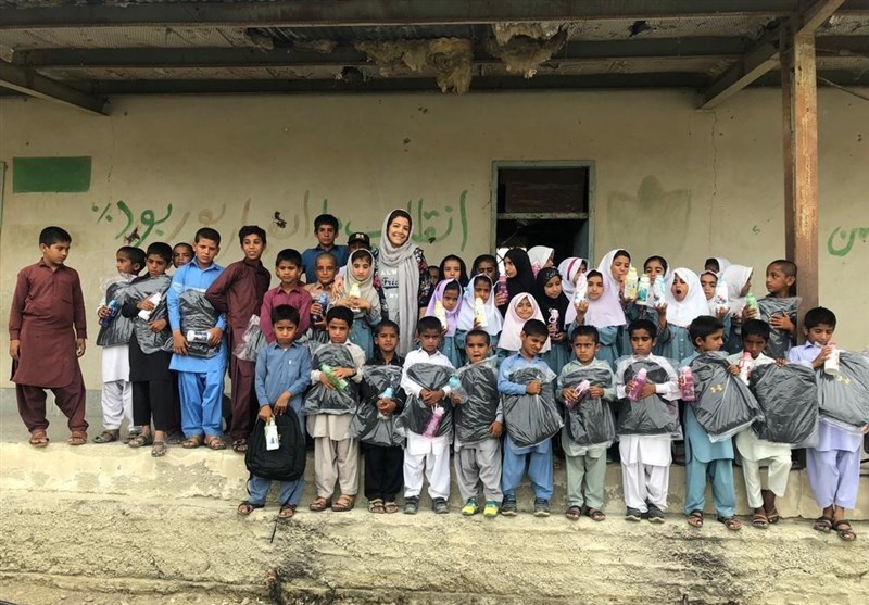 بسته‎های آموزشی-تفریحی کمپین جَنِک میان دانش‌آموزان محروم بلوچستان توزیع شد
