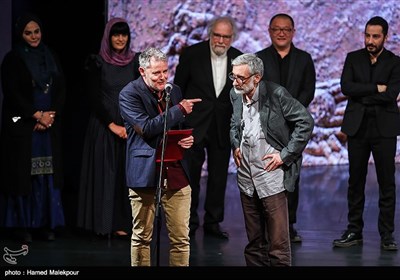 مظفر اوزدمیر و مایک فان دایم اعضای هیئت داوران سی‌وهفتمین جشنواره جهانی فیلم فجر در مراسم اختتامیه