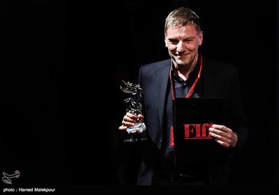 تقدیر از برگزیدگان سی‌وهفتمین جشنواره جهانی فیلم فجر