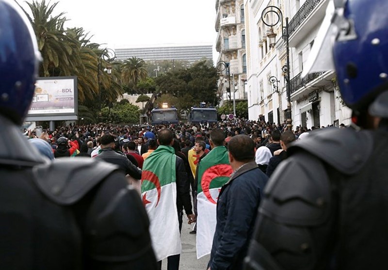 تجمع اعتراض آمیز الجزایری‌ها برای دوازدهمین هفته