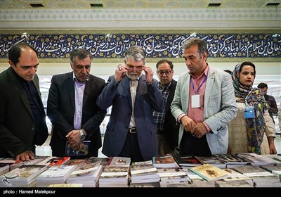 بازدید سیدعباس صالحی وزیر فرهنگ و ارشاد اسلامی از سی‌ودومین نمایشگاه بین المللی کتاب تهران