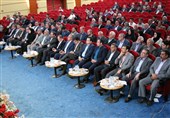 انتقاد معاون استاندار سمنان از صندلی‌های خالی همایش روز ملی شوراها