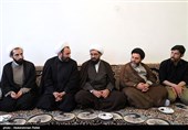 حضور امام جمعه همدان در  منزل طلبه شهید همدانی حجت‌الاسلام مصطفی قاسمی