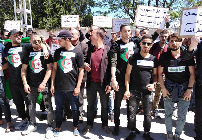 ادامه تنش‌ها در الجزایر|حمایت احزاب از گفت وگو ملی/ انتقاد از دخالت‌های ارتش در امور سیاسی