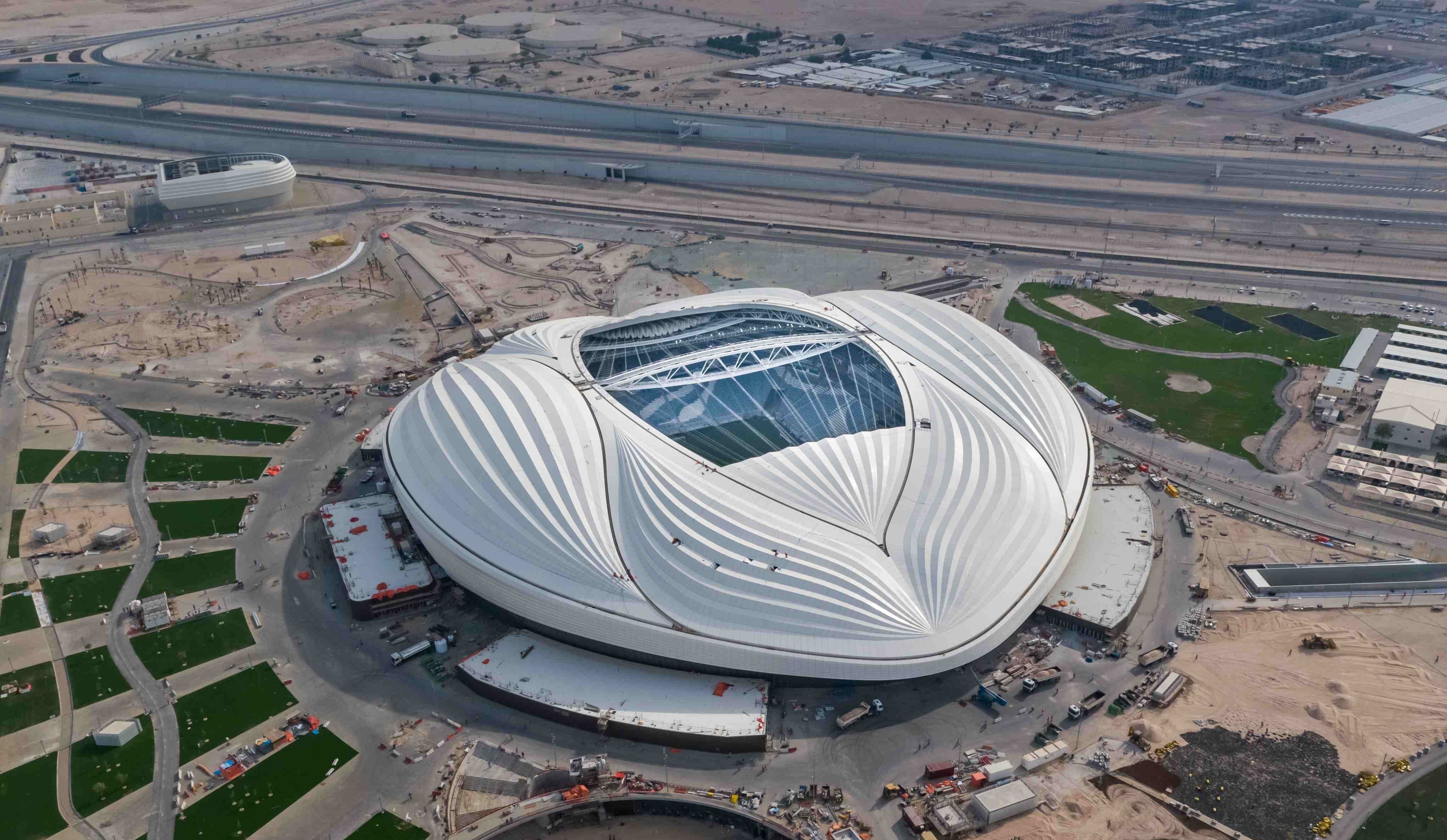 World stadiums. Футбольный стадион 2022 Катар Заха Хадид. Стадион в Катаре Заха Хадид. Стадион Аль Джануб Катар. Аль Вакра стадион.