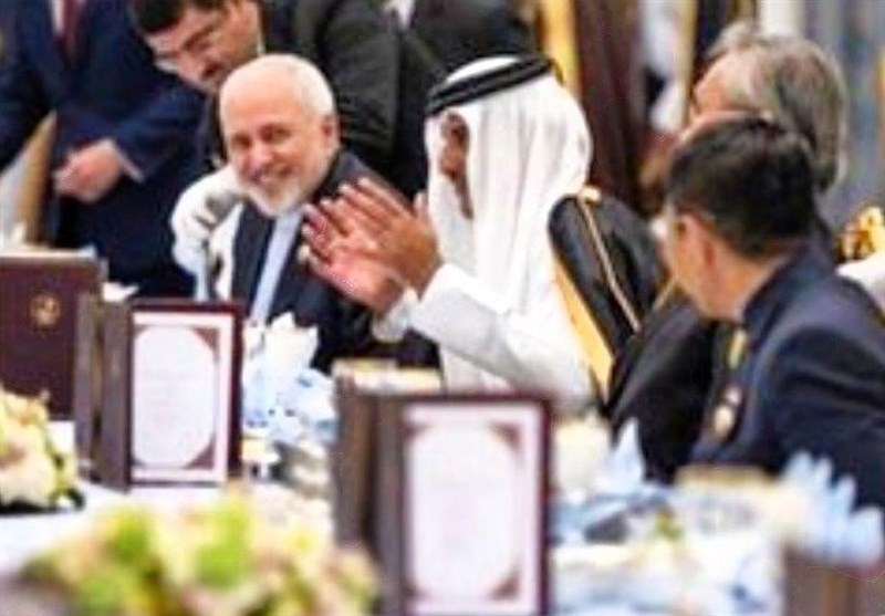 ظریف در ضیافت شام امیر قطر شرکت کرد