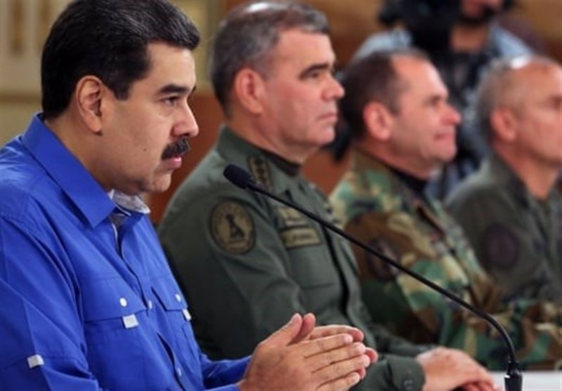 مانور «سپر بولیواری» ونزوئلا برای استقبال از کشتی‌های سوخت رسان ایرانی
