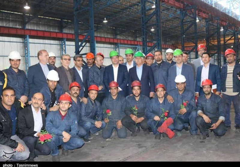 وزیر صنعت در جمع کارگران جهان فولاد کرمانشاه حضور یافت
